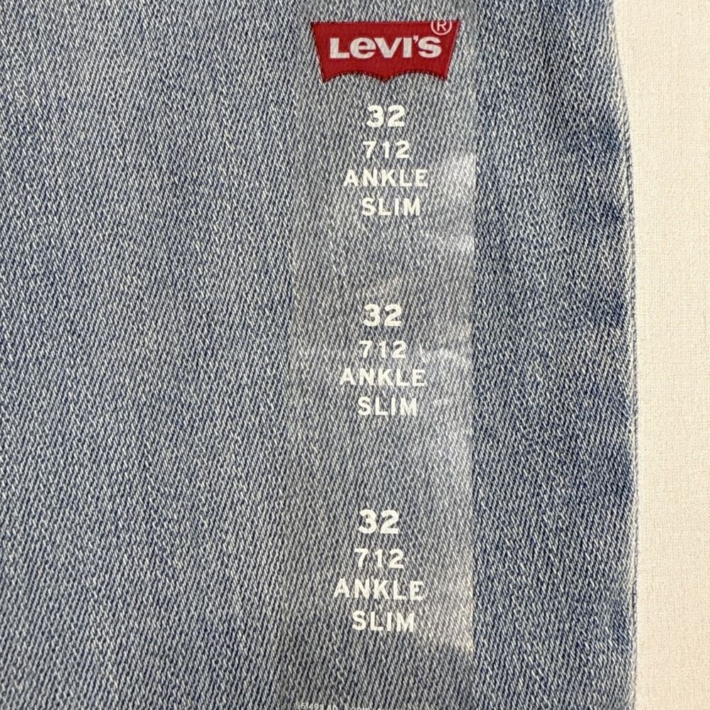 JEANS SLIM FIT Levi Strauss WOMENS 32X30 Stretch 712 Denim NWT - Picture 3 of 10